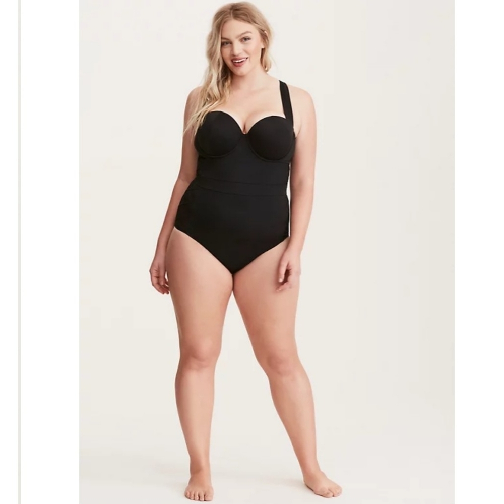 LATTICE MESH SIDE ONE PIECE SWIMSUIT NWOT